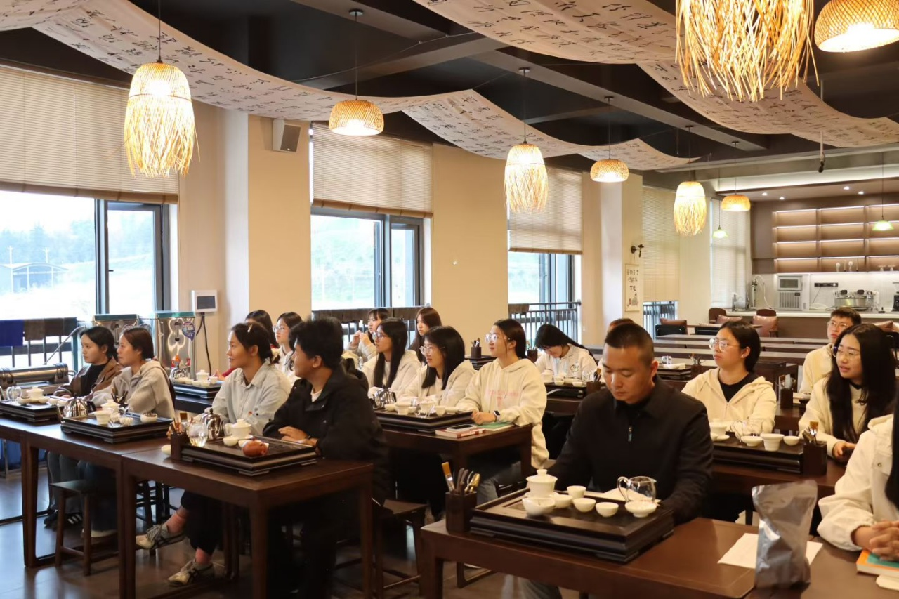 betway西汉姆联官网三月读书会如期举行